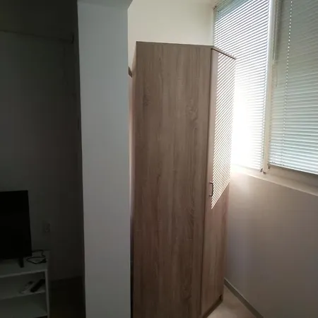 Una Studio Apartman *